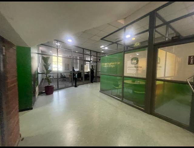 4,633M² WAREHOUSE FOR SALE IN HUGHES